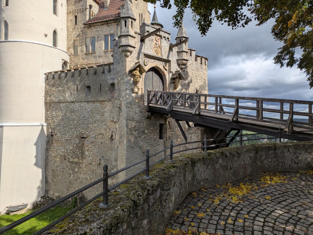 Urlaub in Lichtenstein - Schloss Lichtenstein mit Zugbrücke