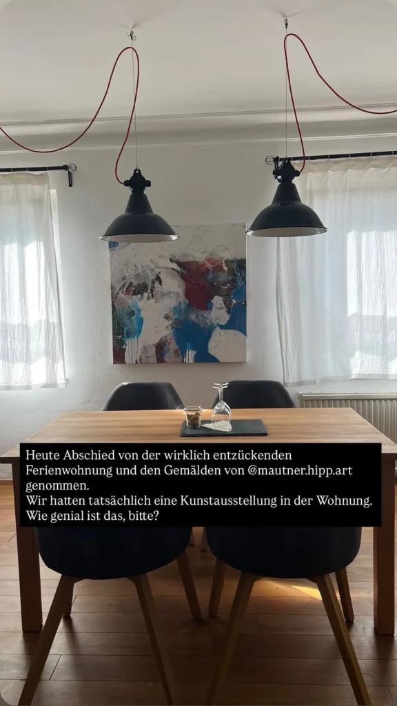 Heute Abschied von der wirklich entzückenden Ferienwohnung und den Gemälden von  @mautner.hipp.art genommen. Wir hatten tatsächlich einen Kunstaustellung in der Wohnung. Wie genial ist das, bitte?